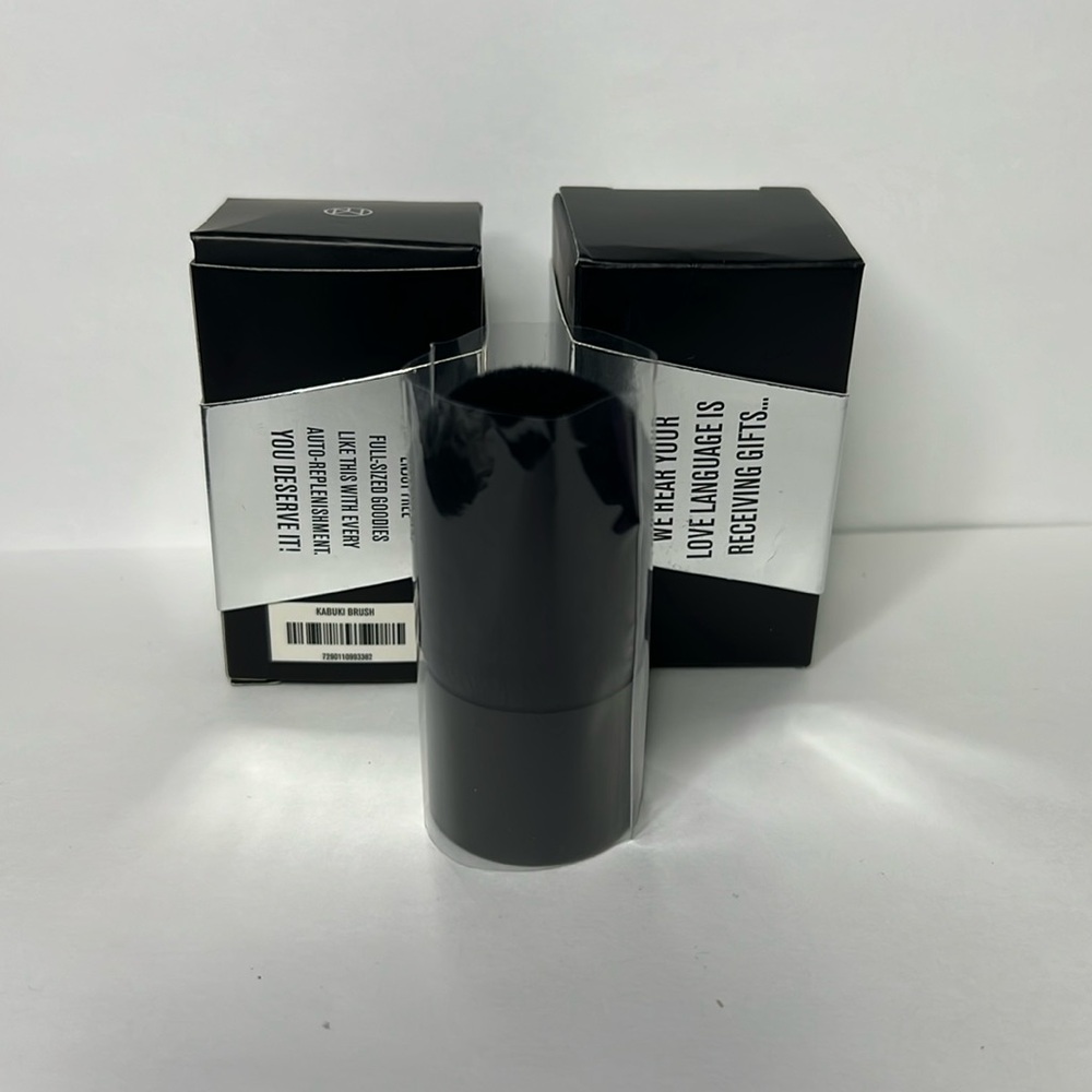 Il Makiage Kabuki Brush (2pc)
